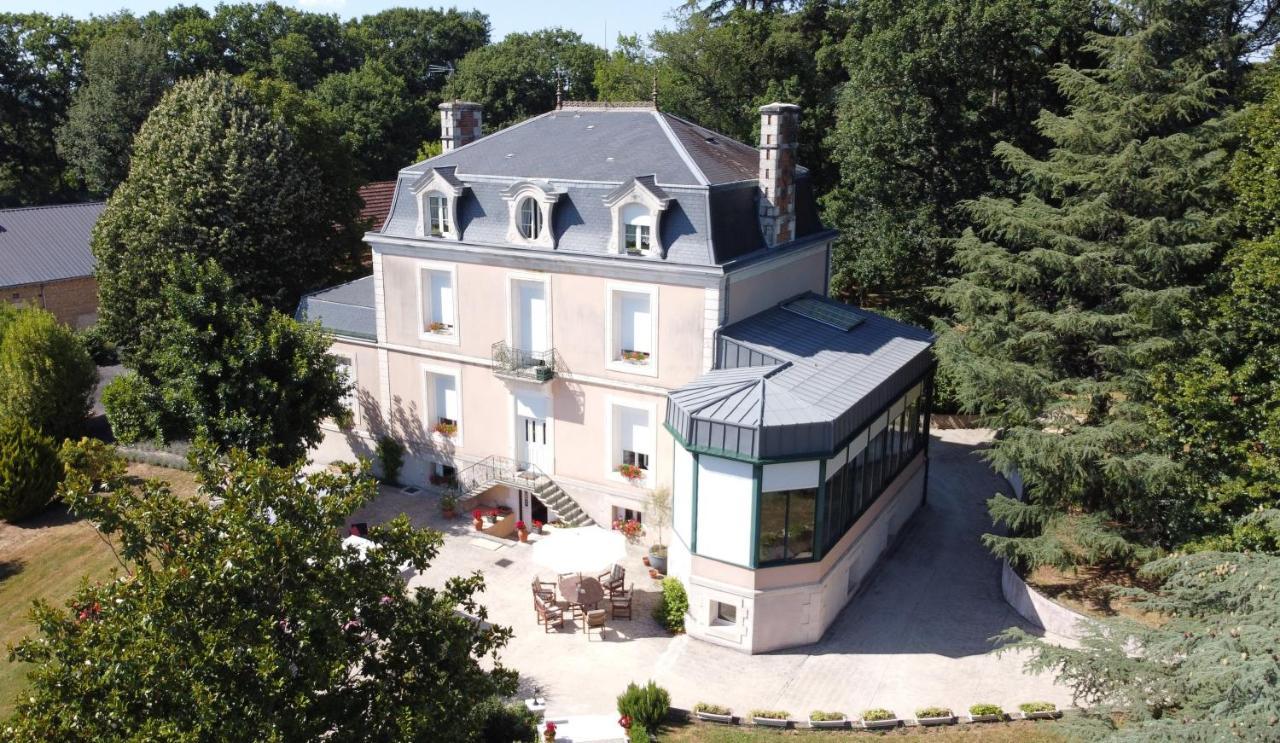 La Maison Ribotteau L'Isle-Jourdain  Exterior photo